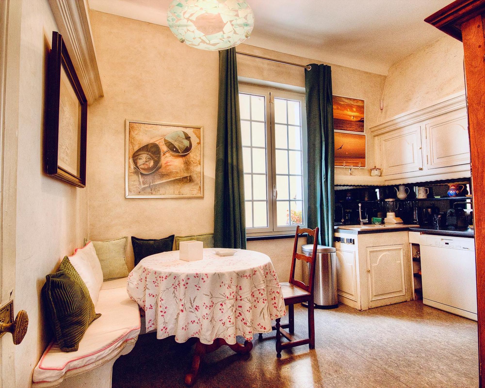 Апартаменти Les Remparts Antibes Location Екстер'єр фото